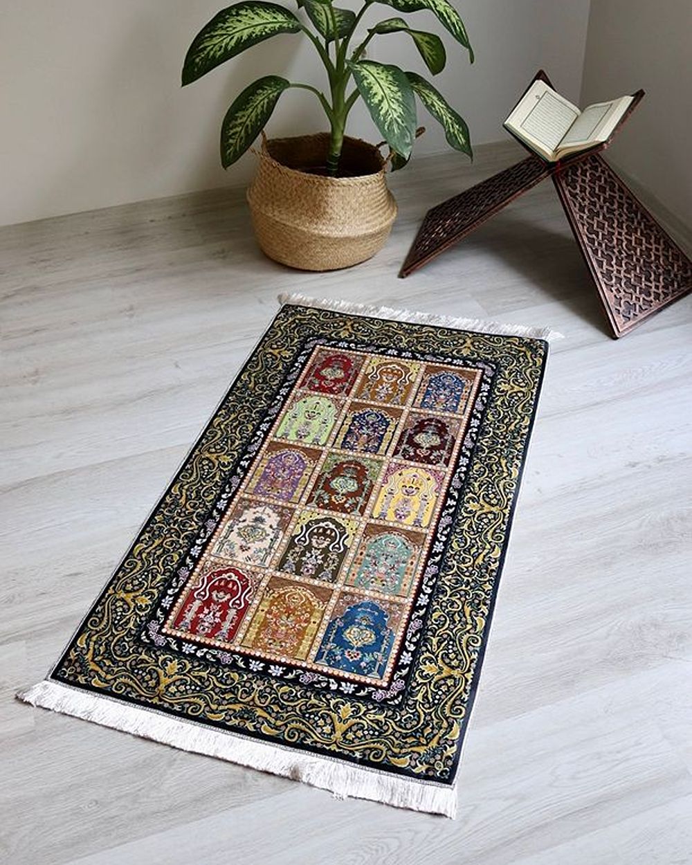 Kilim Desenli İpek Dokulu Keseli Seccade Kahverengi