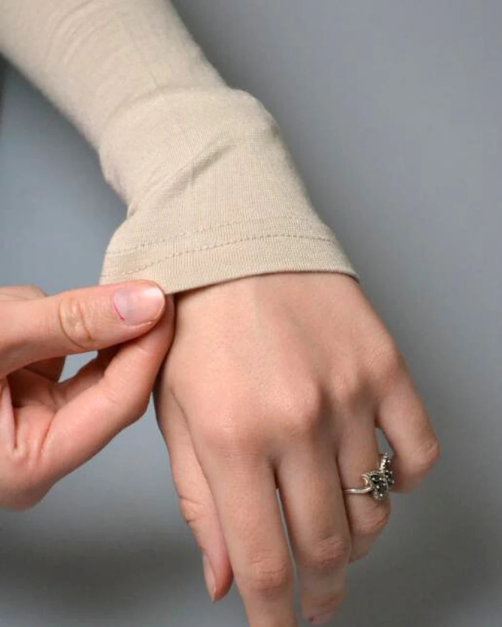 Pratik Tesettür Kolluk Penye Namaz Kolluğu Krem