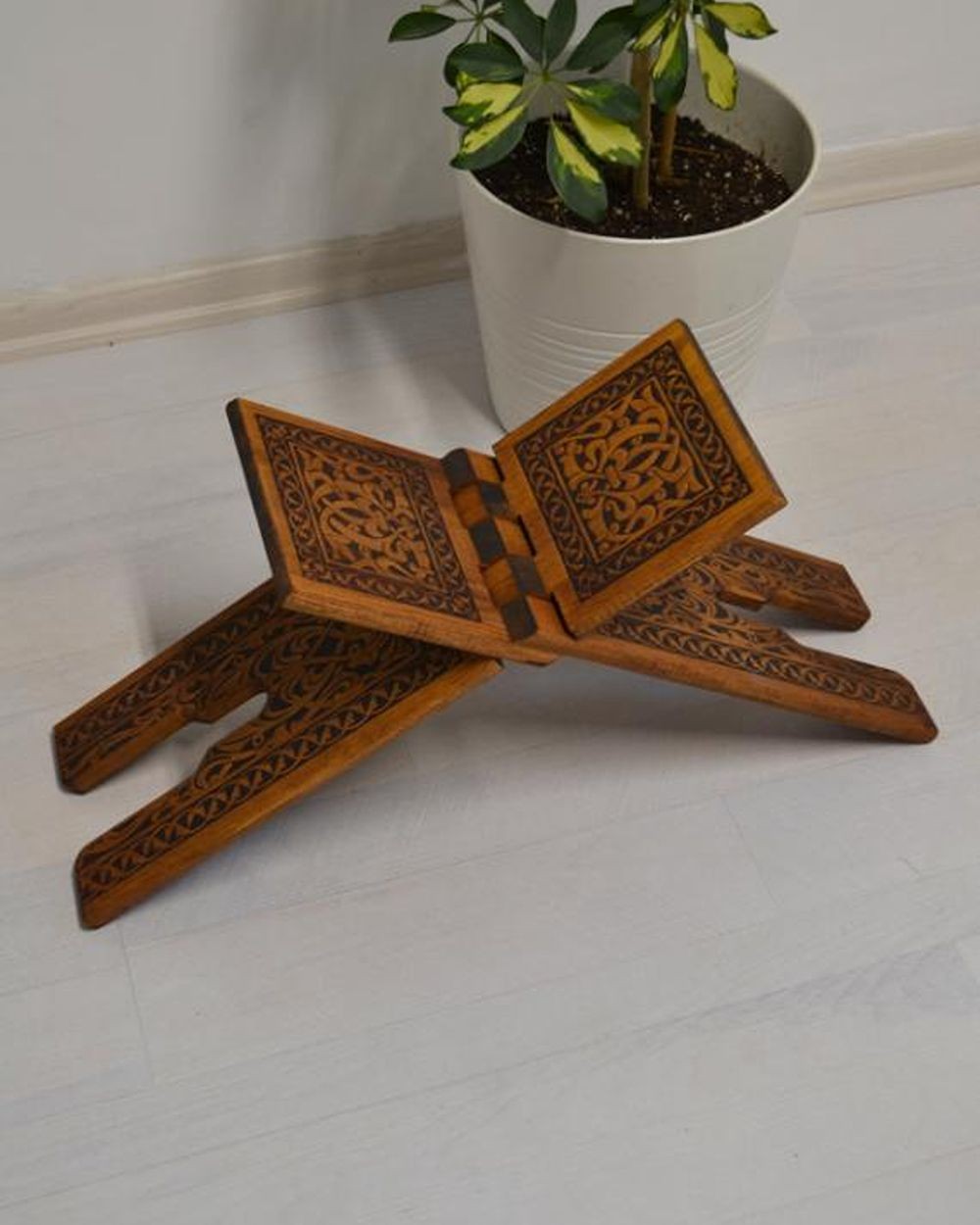 Kur’an-ı Kerim Rahlesi Selçuklu Desenli Model 2- Büyük Boy (18X65cm) Yakma İşçilikli