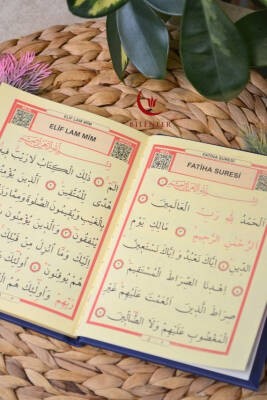 Yasin Kitabı Çanta Boy Termo Deri Kaplı Lacivert 10 Adet– Arapça; Türkçe Okunuşlu ve Mealli – 128 Sayfa | Hac Umre ve Mevlit Hediyeliği