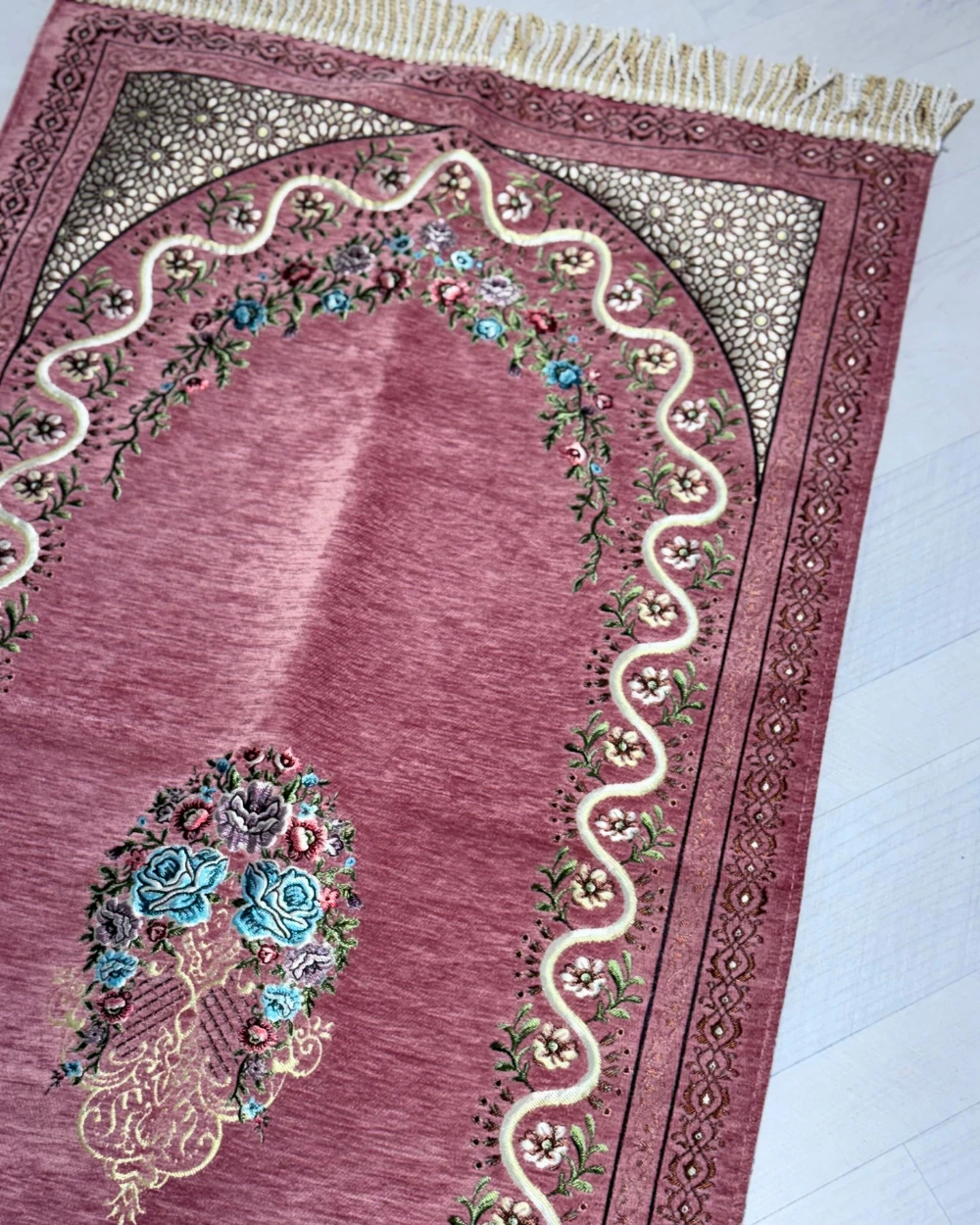 Kadife Seccade Astarlı Lüks Pembe 70x110 cm – Çiçek Desenli, Yumuşak Doku