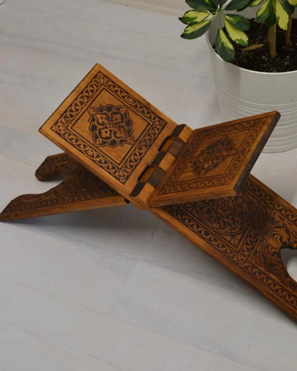 Kur’an-ı Kerim Rahlesi Selçuklu Desenli– Küçük Boy (18X45cm) Yakma İşçilikli