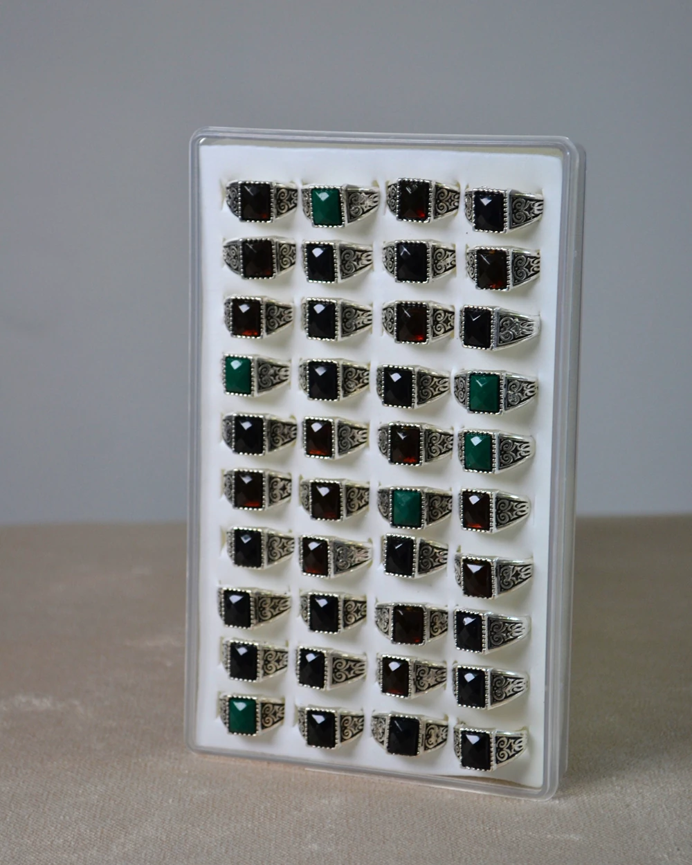 Erkek Motifli Taşlı Metal Yüzük Uzun Ömürlü; Şık Tasarım Yeşil/Siyah (40’lı kutu)