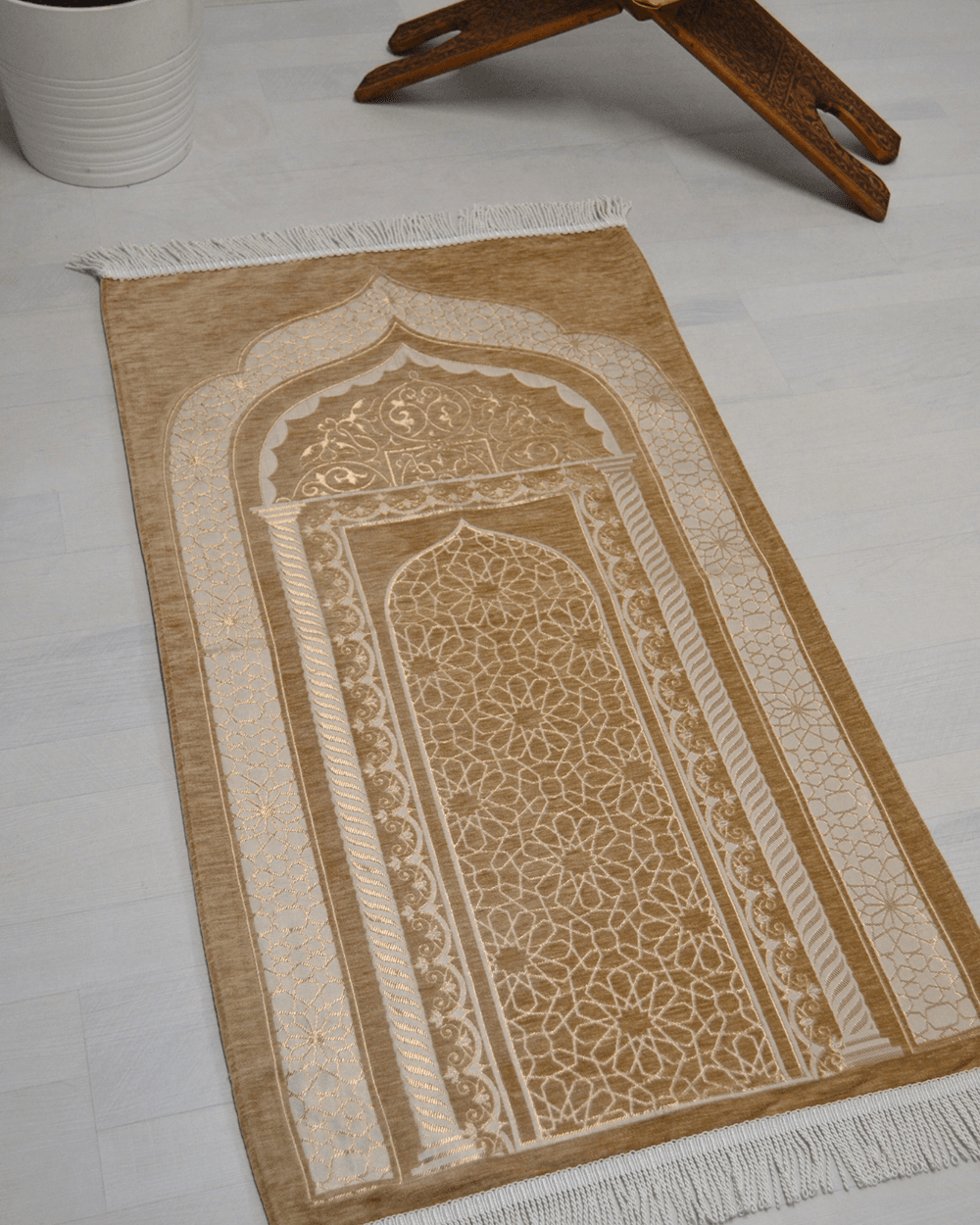 Mihrap Desenli Astarlı Seccade  Camel