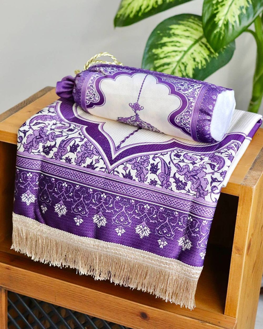 Mihrap Desenli İpek Dokulu Keseli Seccade Mor Renk