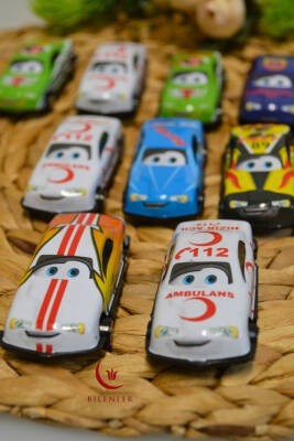 Çocuk Oyuncak  10’lu Metal Oyuncak Araba Seti – Karışık Model (Ambulans; Yarış Arabası ve Daha Fazlası)