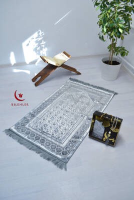 Özel Kutulu Hediyelik Lüks Kadife Dokuma Seccade ve Kristal Tesbih Seti Füme