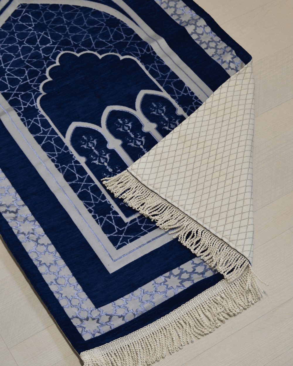 Mihrap Desenli Astarlı Seccade Saks Mavi