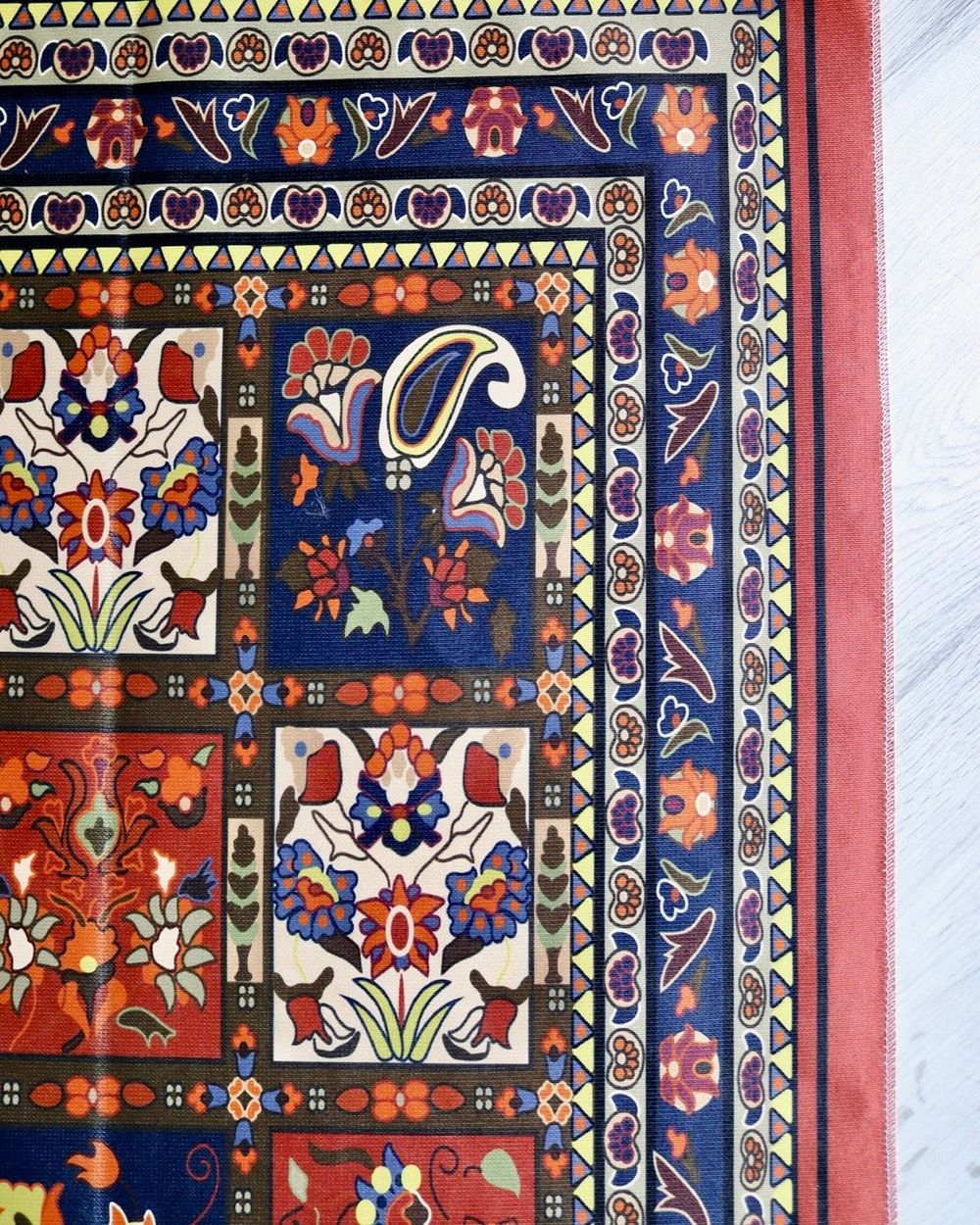 40 Yama Desenli İpek Dokulu Keseli Seccade Kırmızı