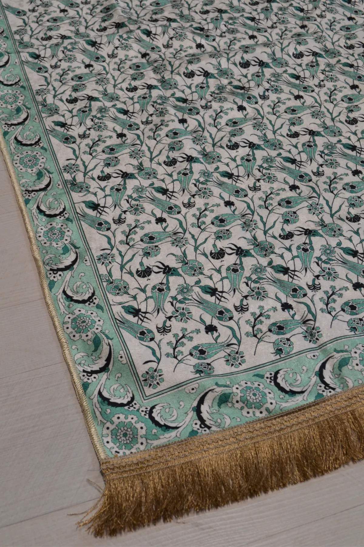 Pratik ve Taşınabilir İpek Dokulu Keseli Seccade Su Yeşili