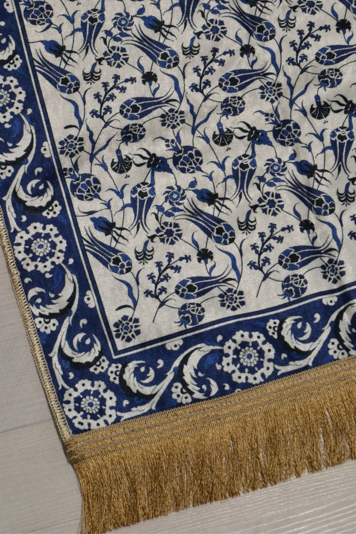 Pratik ve Taşınabilir İpek Dokulu Keseli Seccade Lacivert-02