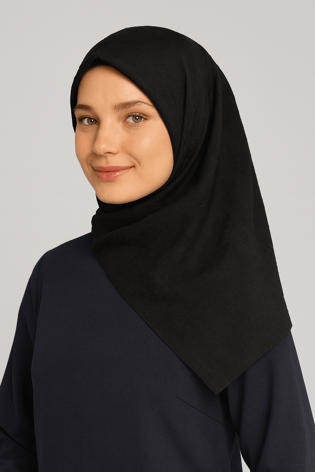 Bambu Kraş Eşarp 100x100 cm – Terletmez, Tok ve Dik Duran, Dört Mevsim Kullanıma Uygun - Siyah