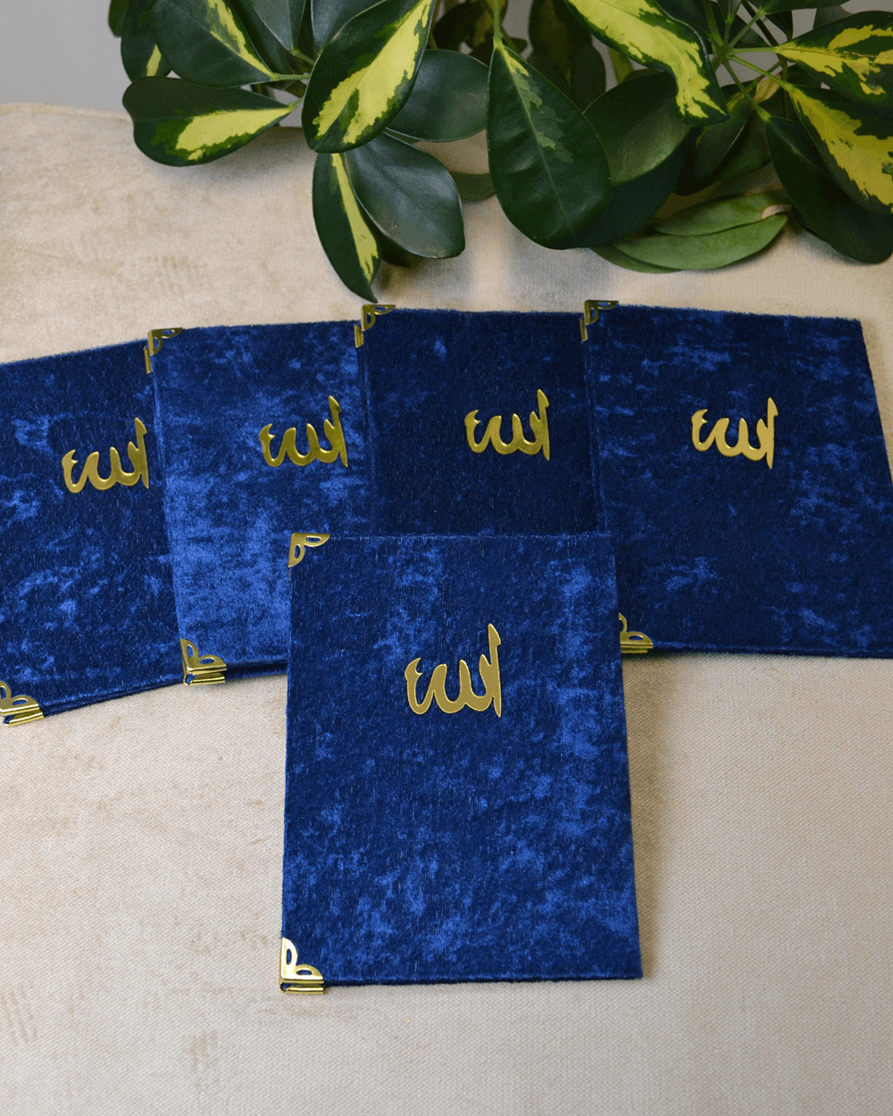 Kadife Kapaklı Allah Lafızlı Ekonomik Yasin Kitabı Lacivert - 12x17 cm; 80 Sayfa