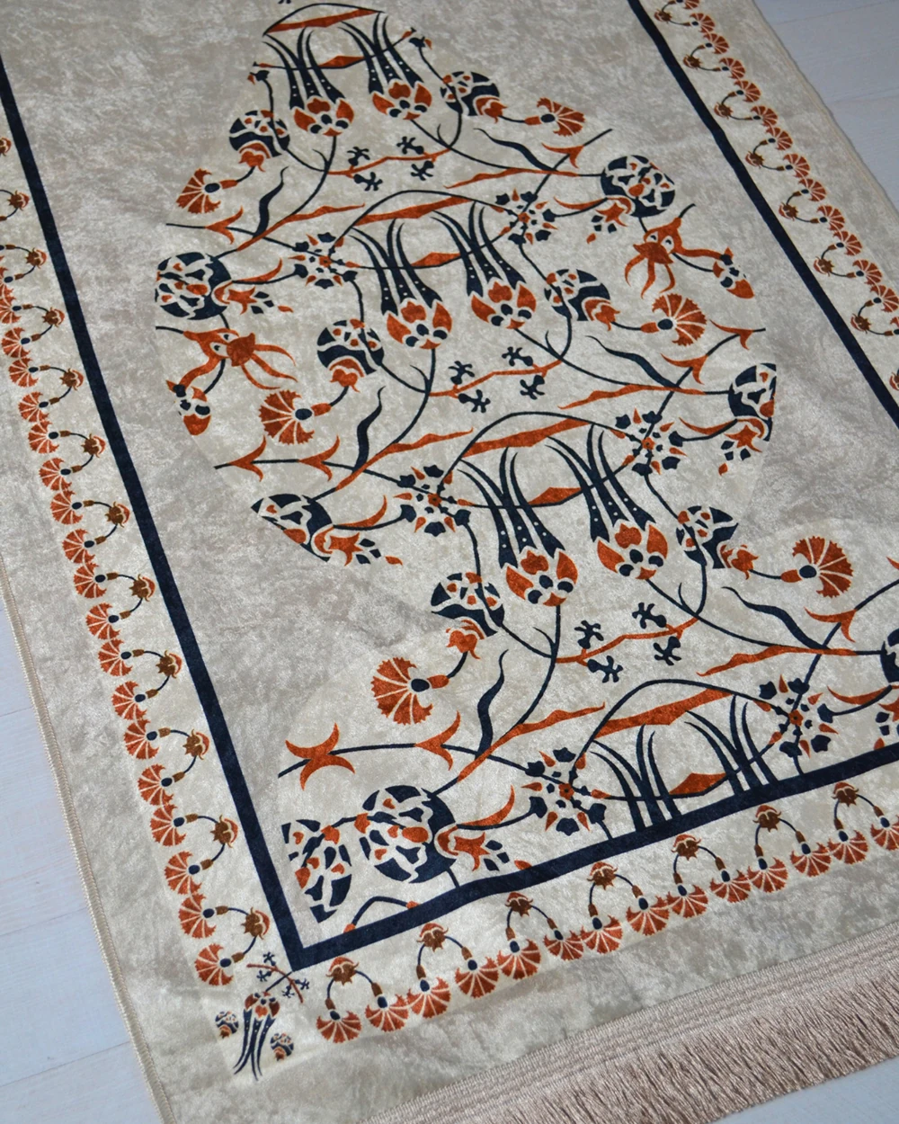 Pratik ve Taşınabilir İpek Dokulu Çantalı Seccade Krem