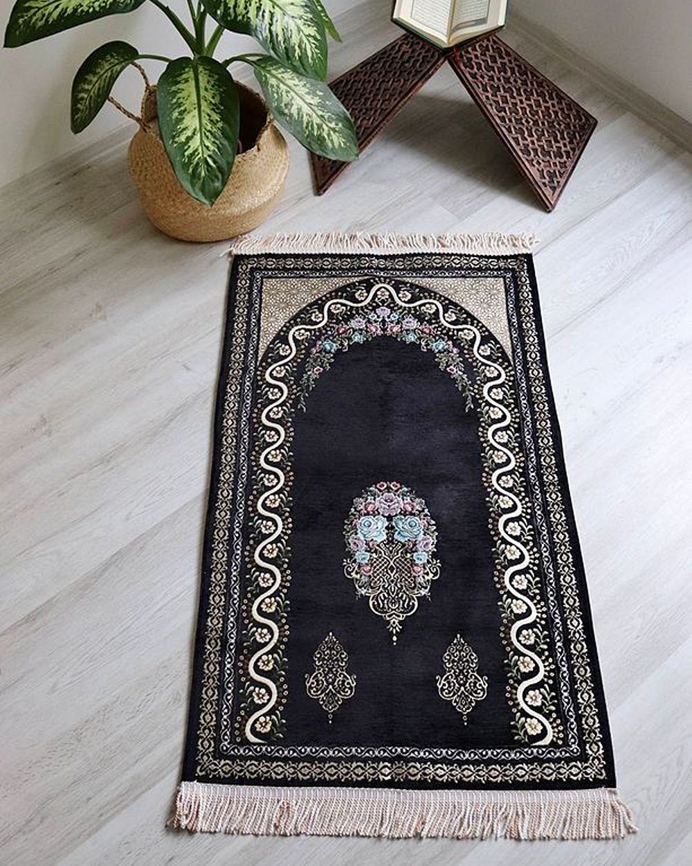 Çeyizlik Hediyelik Astarlı Seccade Siyah