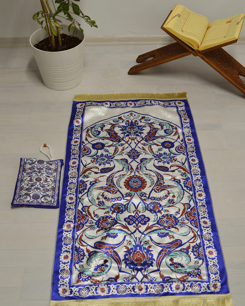 Pratik ve Taşınabilir İpek Dokulu Çantalı Seccade- ML0012