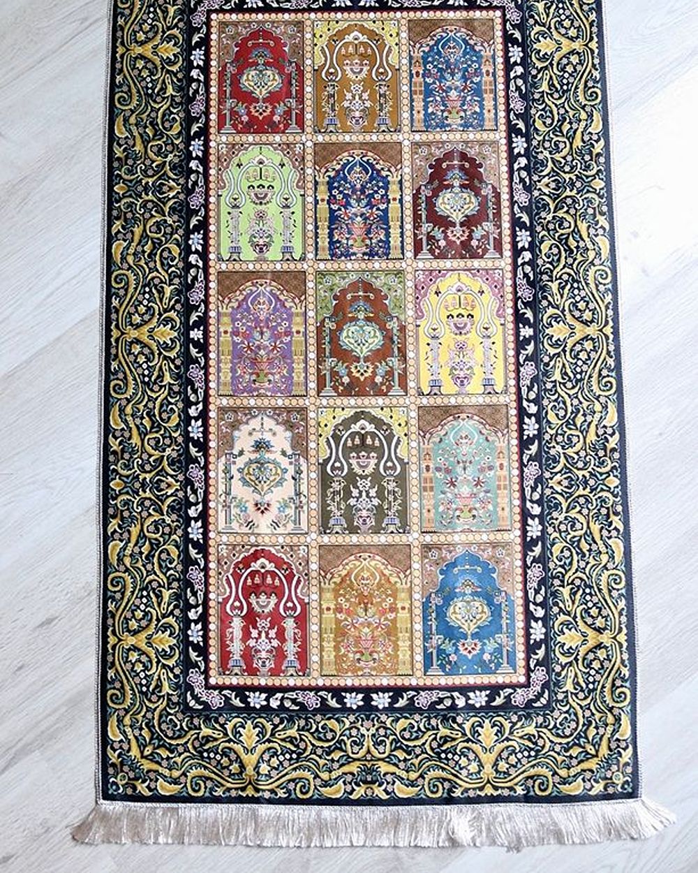 Kilim Desenli İpek Dokulu Keseli Seccade Kahverengi