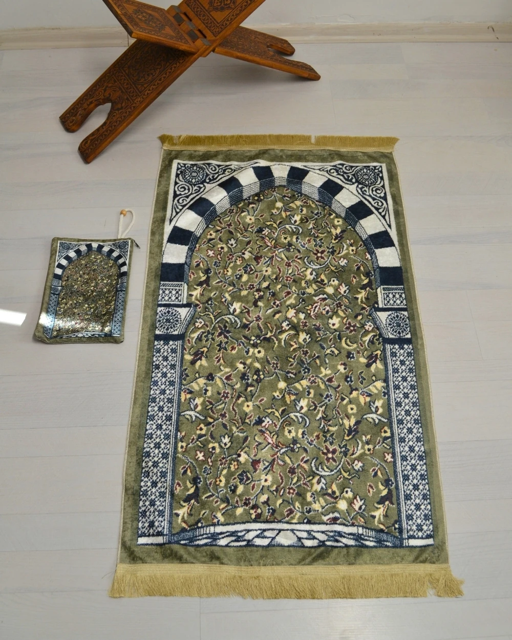 Pratik ve Taşınabilir İpek Dokulu Çantalı Seccade Ravza Desenli Fermuarlı