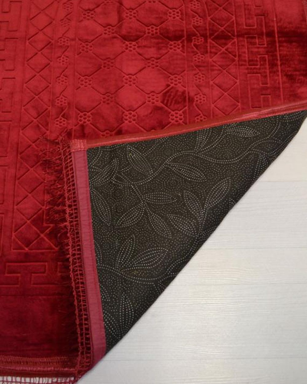 Peluş Seccade Kırmızı - 80x120 cm - Ekstra Konforlu - Yumuşak ve Geniş Ölçülü