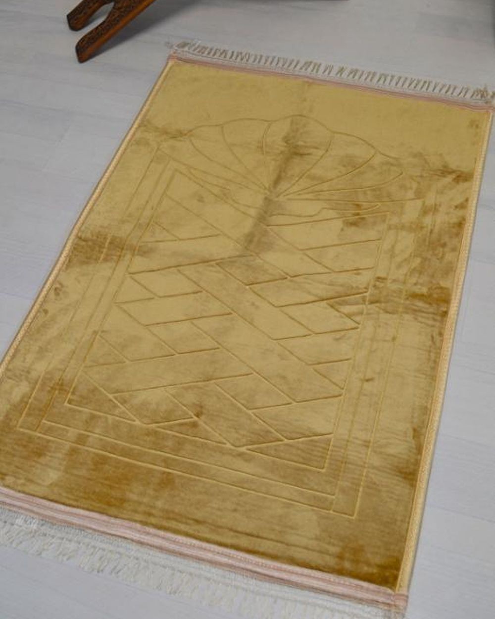 Peluş Seccade Sarı - 80x120 cm - Ekstra Konforlu - Yumuşak ve Geniş Ölçülü