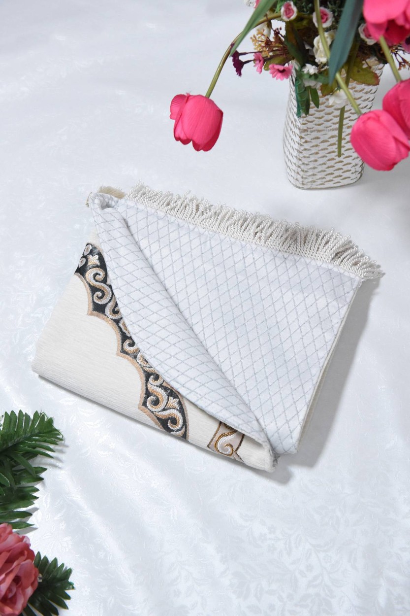 Oval Astarlı Seccade Krem