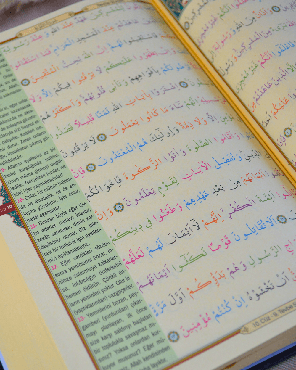 Gizli Mealli ve Türkçe Okunuşlu Kuran-ı Kerim Camii Boy Pembe – Özel Işıklı Kalemli