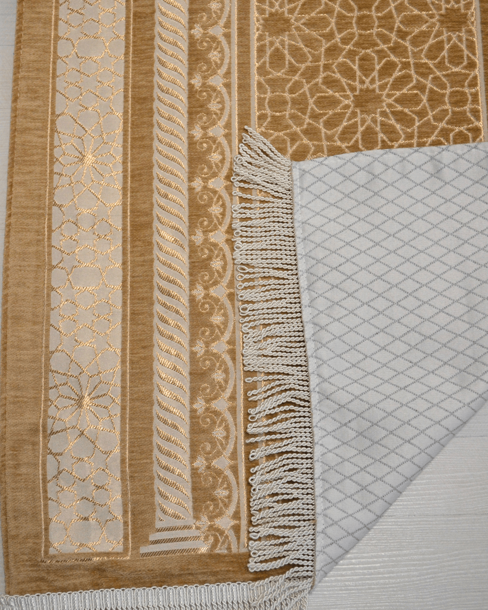 Mihrap Desenli Astarlı Seccade  Camel