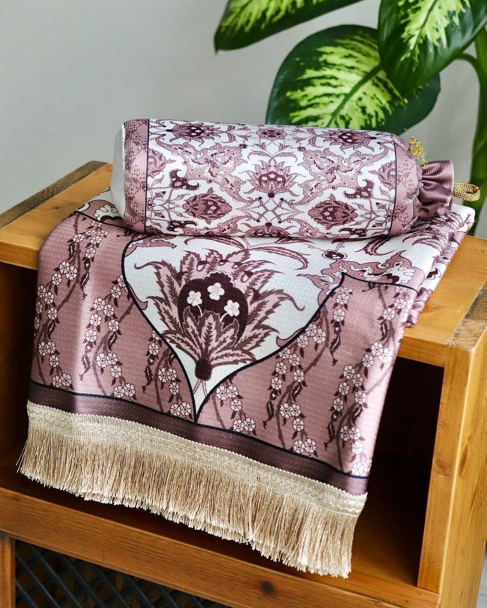 İpek Dokulu Keseli Seccade Gül Kurusu