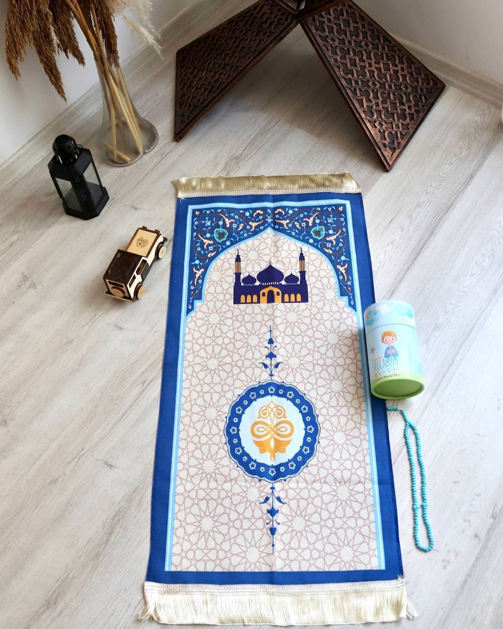 Kumbaralı Silindir Kutu Çocuk Seccadesi Mavi