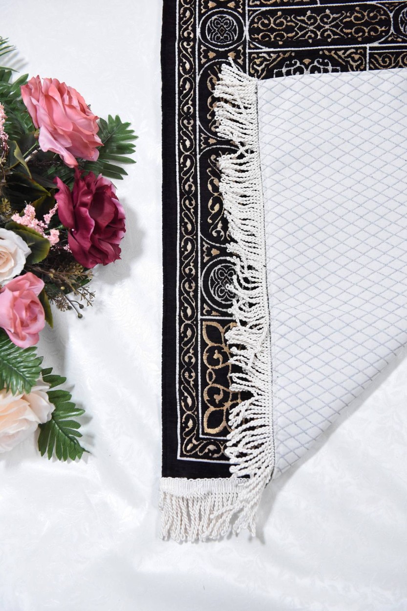 Kabe Kapısı Desenli Astarlı Seccade