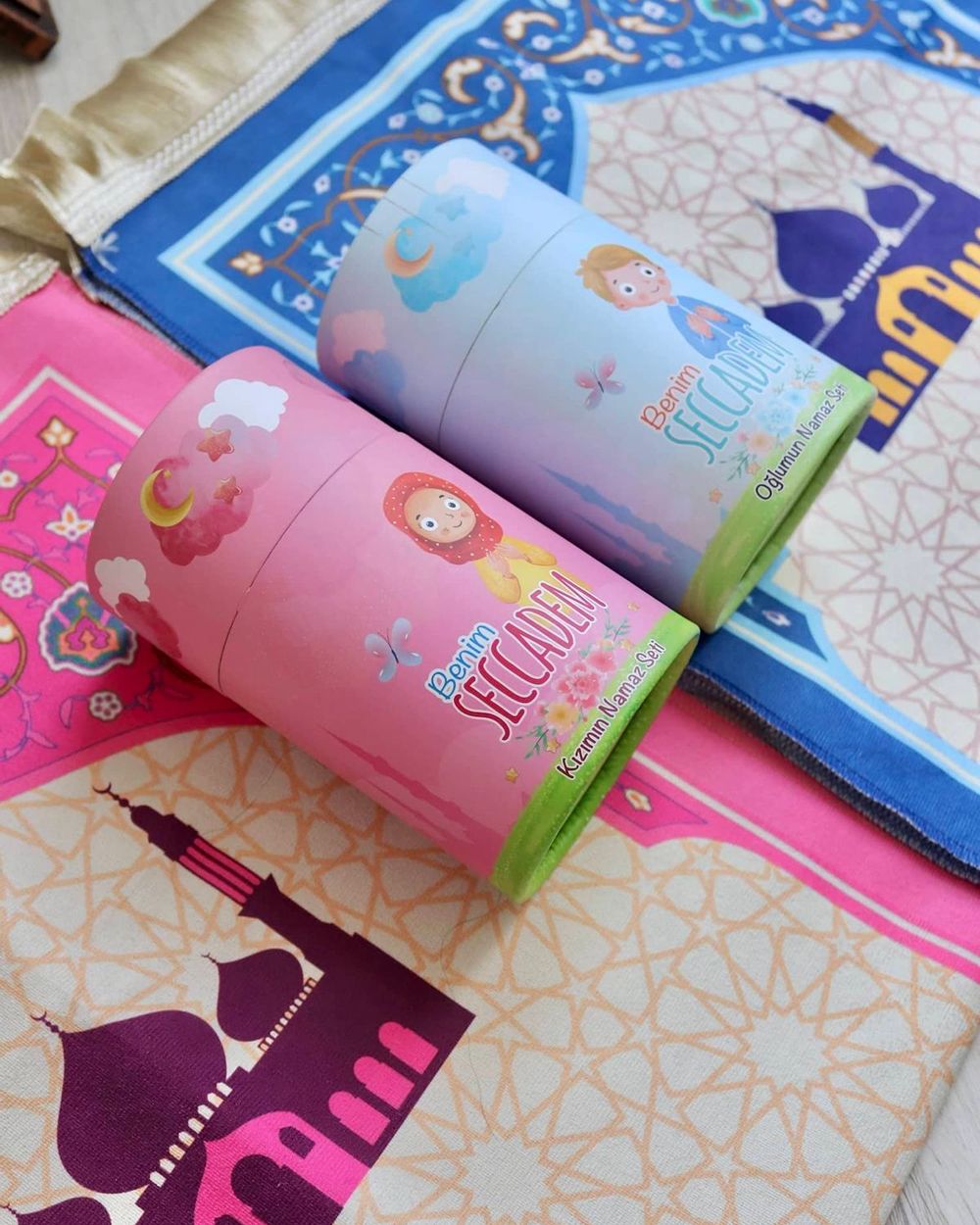 Kumbaralı Silindir Kutu Çocuk Seccadesi Pembe