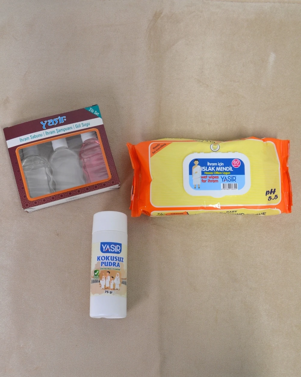 Hac Umre Seti Model 4– Kuran-ı Kerim, Bambu İhram, Abdest Çorabı, Tavaf Patiği ve Aksesuarlar 10 Parça Set