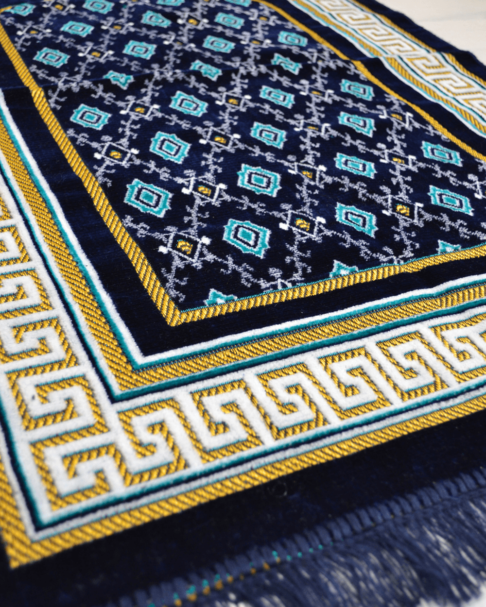 Kadife Seccade Lacivert- 70x110 cm -– Ekonomik;Hafif ve Kullanışlı