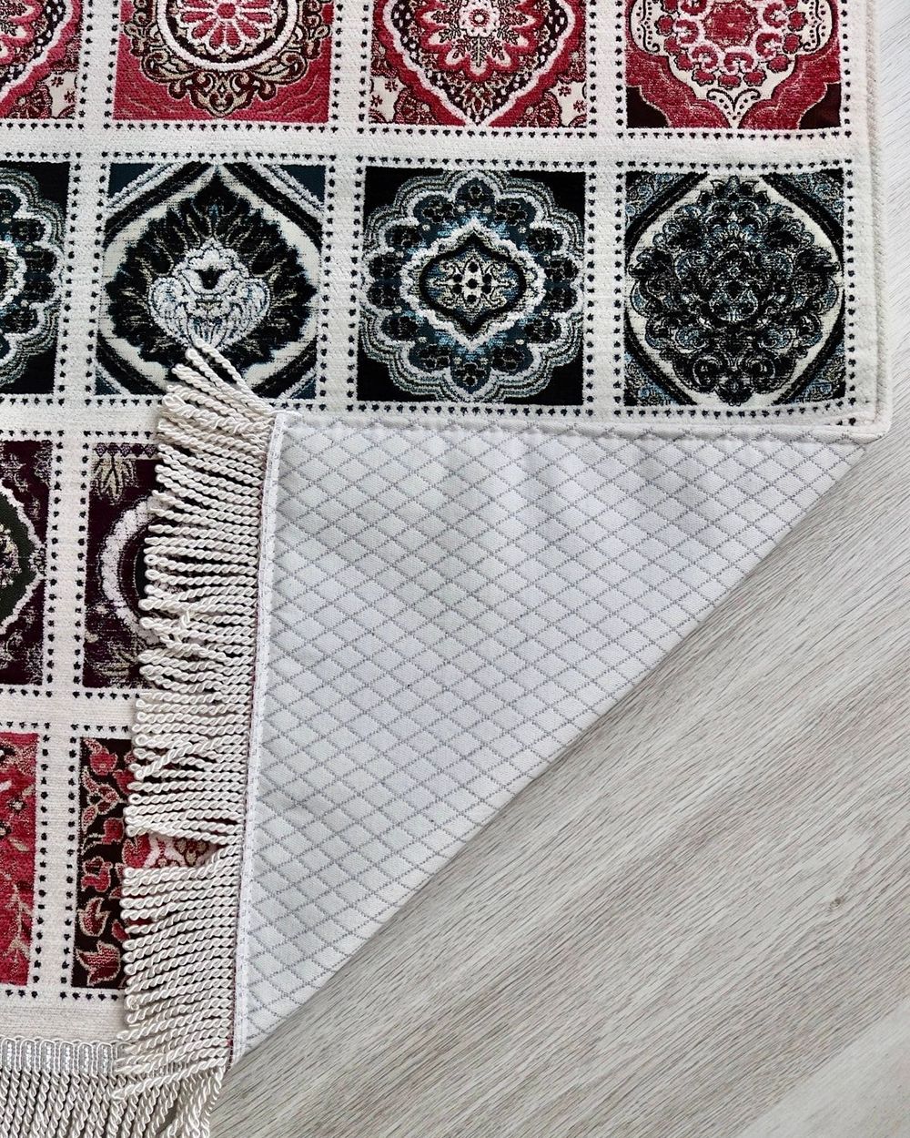40 Yama Desenli Astarlı  Seccade Siyah
