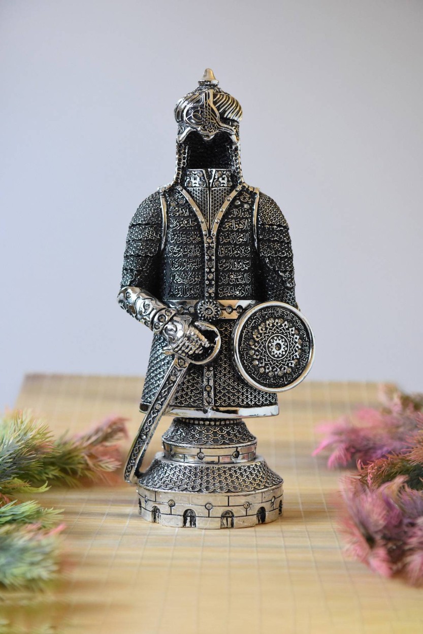 Fetih Zırh Ayetel Kürsi Biblo Orta Boy 11×27 cm– Gümüş Renk Metal Dekoratif Aksesuar