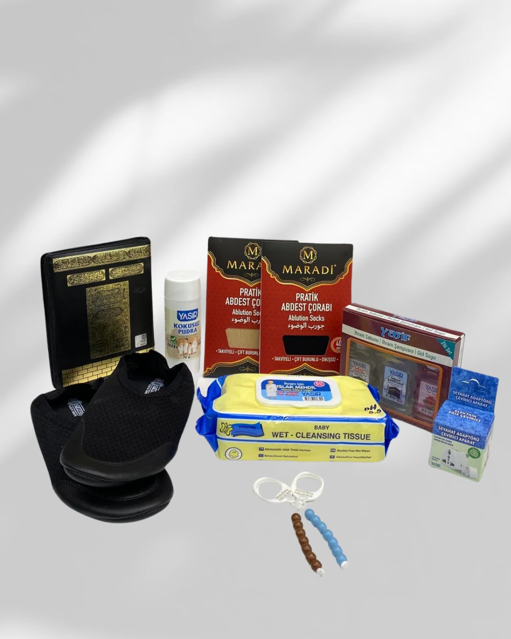 Umre Seti Model 3 – Kuran, Abdest Çorabı, Tavaf Patiği, Islak Mendil, Pudra, Priz Dönüştürücü, Tavaf Tesbihi | Hac Umre Seti