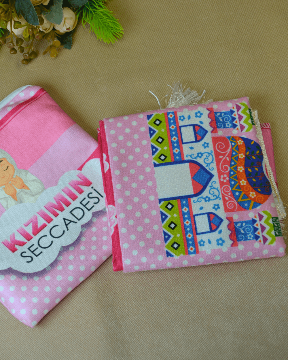 Kızımın Seccadesi – Çantalı Kız Çocuk Seccadesi(Pembe)