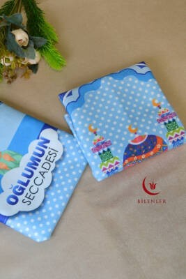 Oğlumun Seccadesi – Çantalı Erkek Çocuk Seccadesi (Mavi)