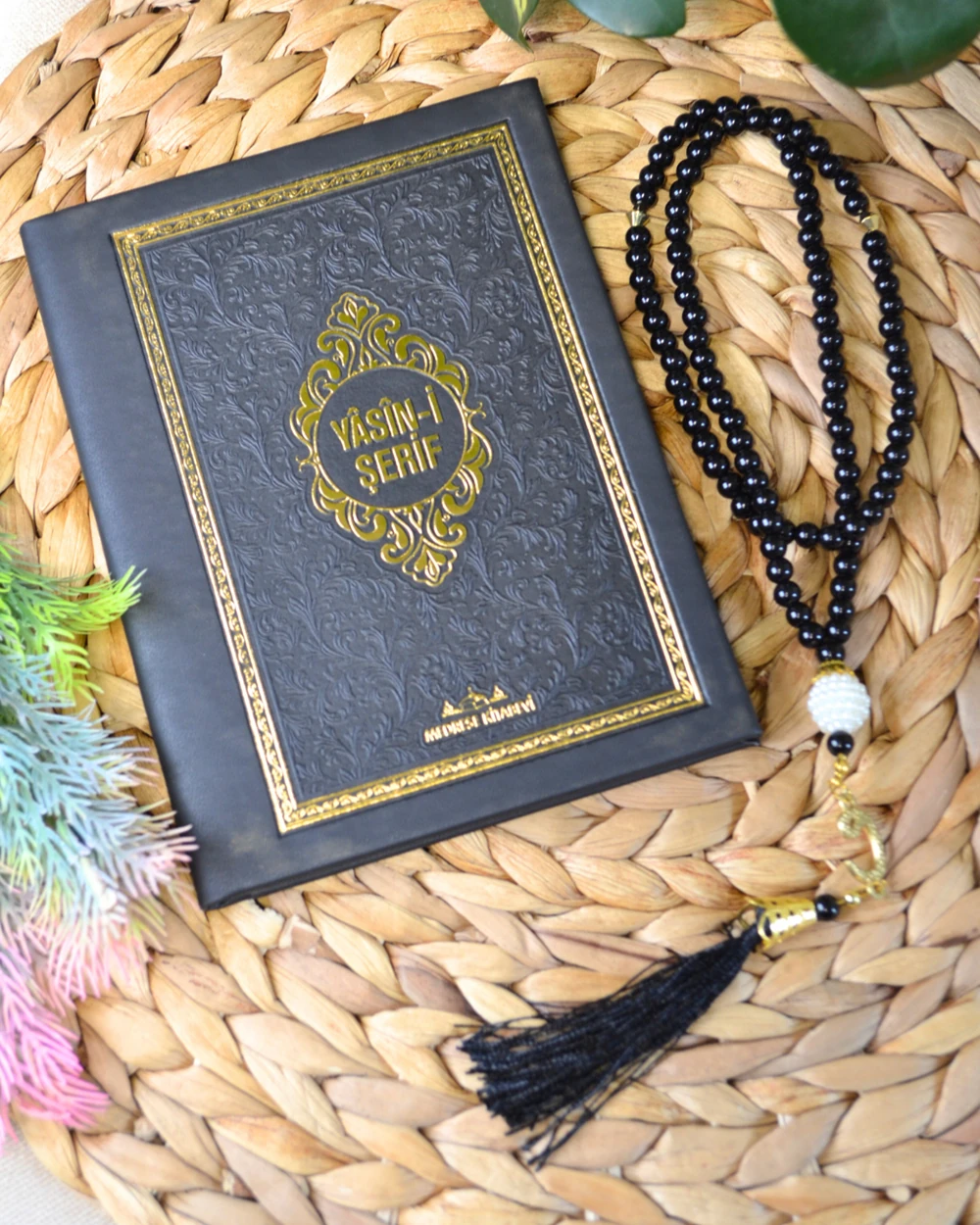 Tül Keseli İnci Tesbihli Yasin Kitabı Çanta Boy Termo Deri Kaplı Siyah 10 Adet – Arapça; Türkçe Okunuşlu ve Mealli – 128 Sayfa | Hac Umre ve Mevlit Hediyeliği