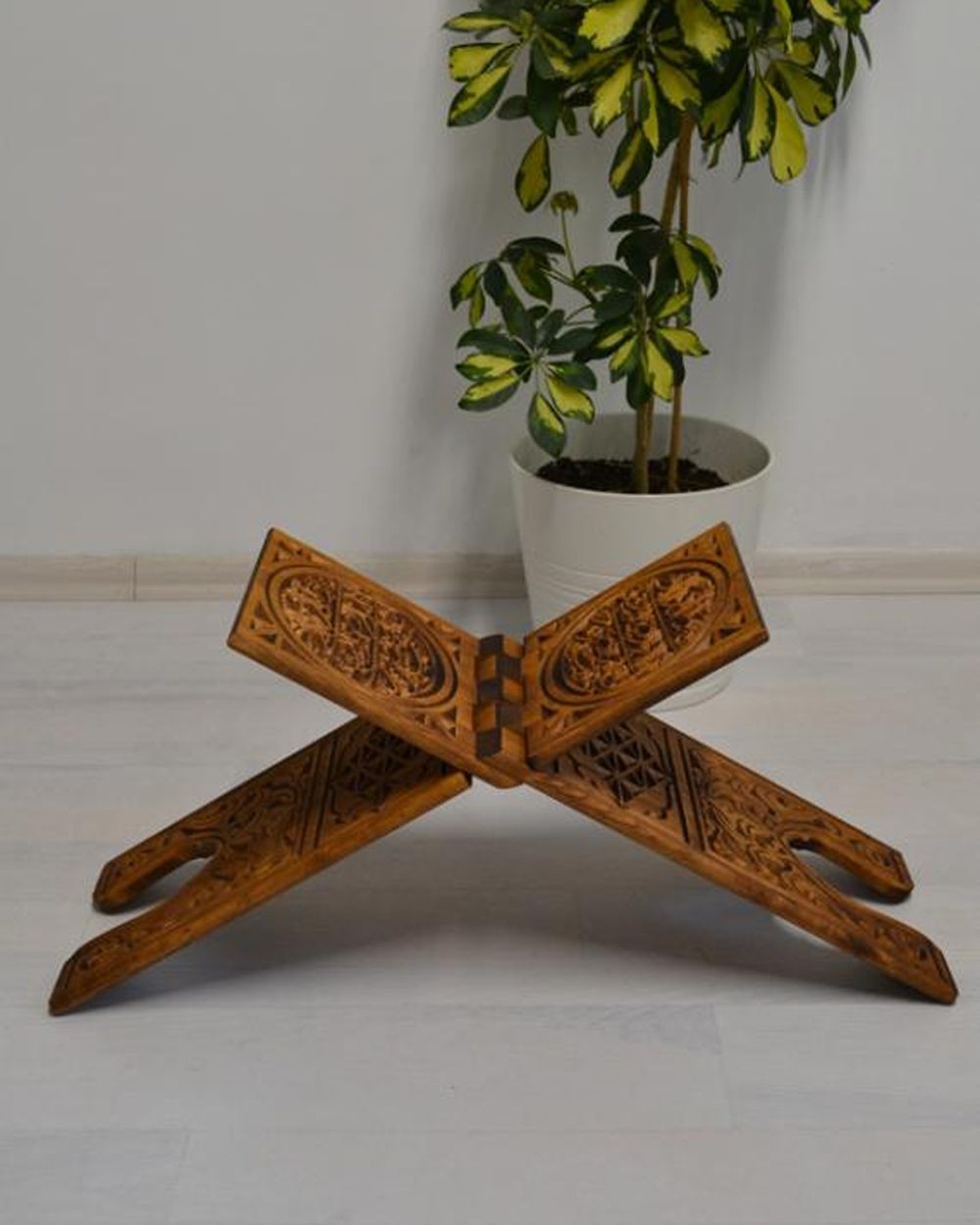 Kur’an-ı Kerim Rahlesi Selçuklu Desenli Model 2– Büyük Boy (18X65cm) Oyma İşçilikli