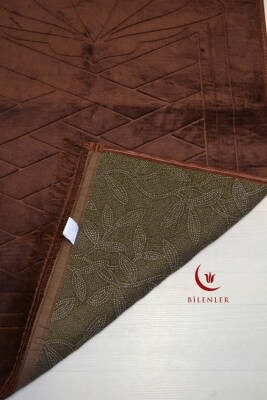 Peluş Seccade Kahverengi - 80x120 cm - Ekstra Konforlu - Yumuşak ve Geniş Ölçülü