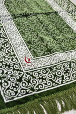 Kadife Seccade - 70x110 cm  - Yumuşak ve Konforlu Yeşil