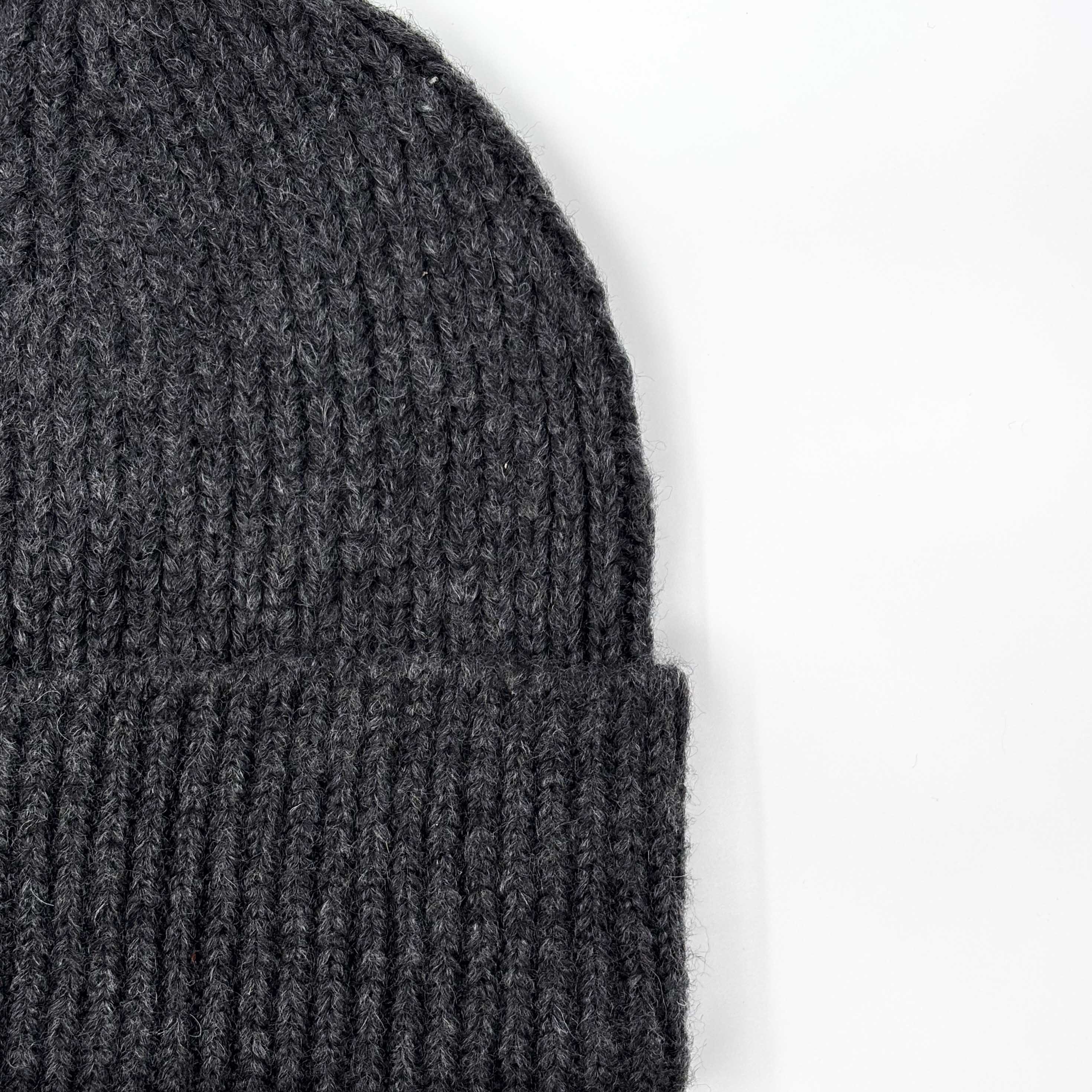 ANTHRACITE WOOL BEANIE