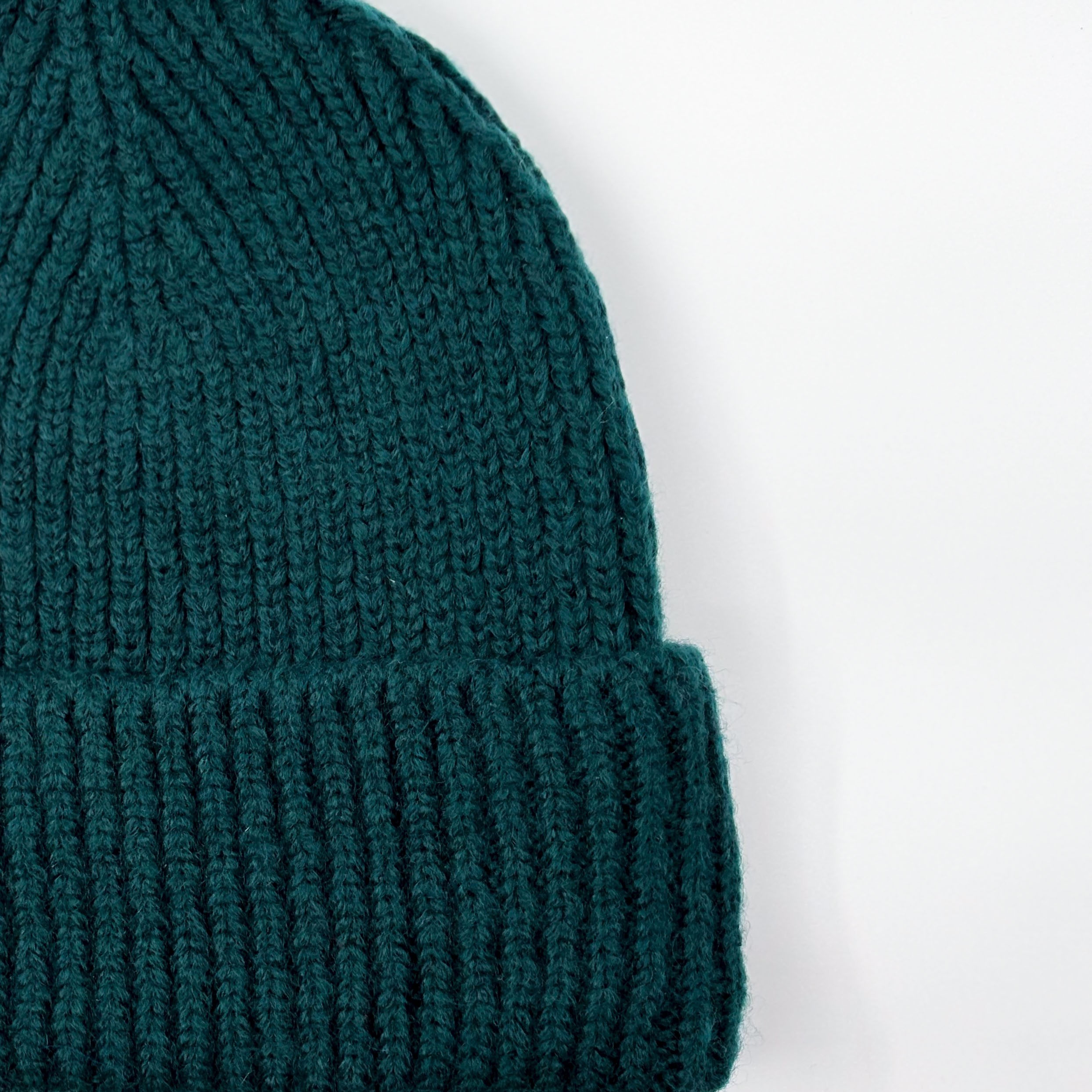 DARK GREEN WOOL BEANIE