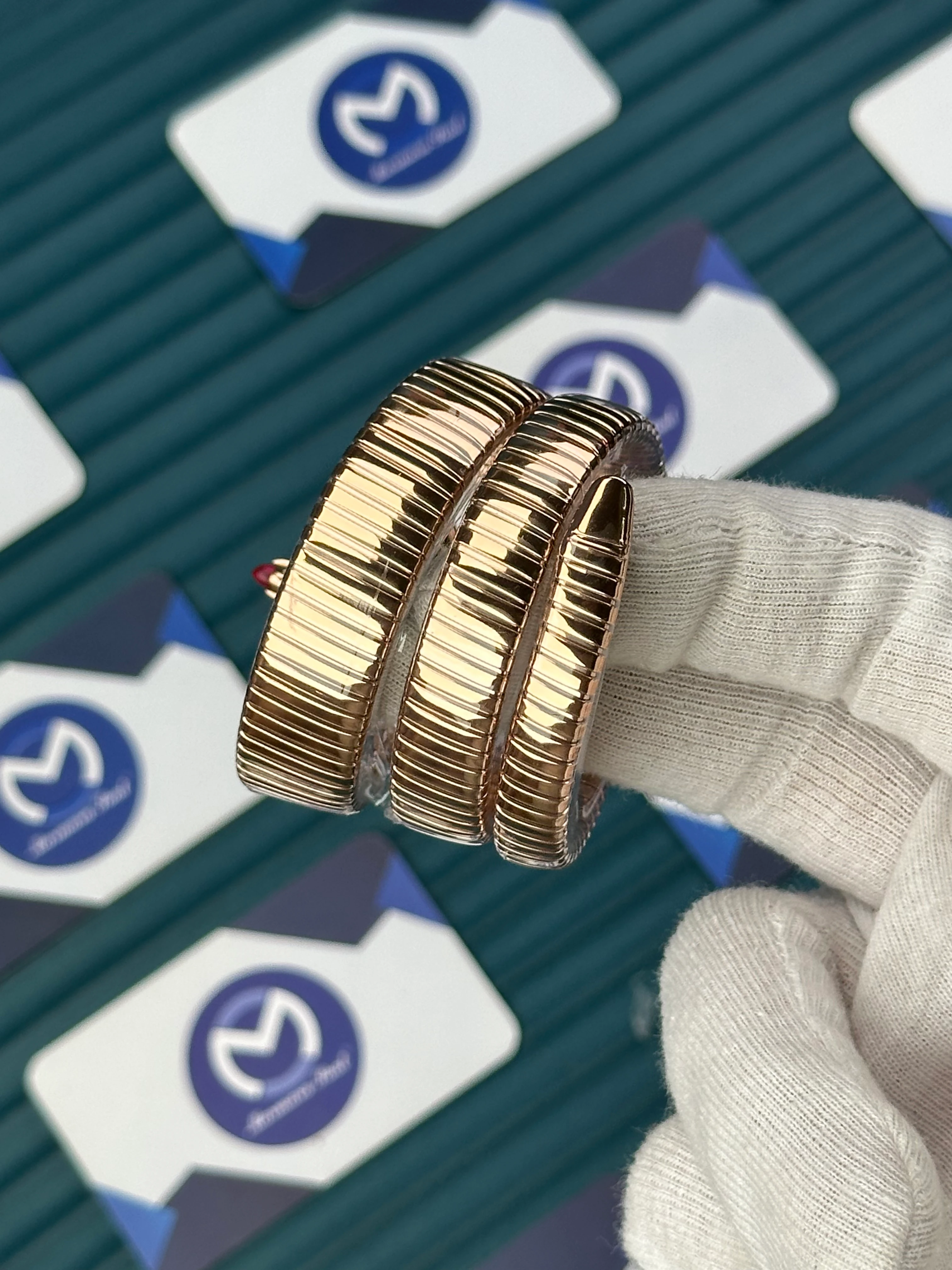 BVLGARI SERPENTI BLACK DIAL ROSE LONG TUBOGAS