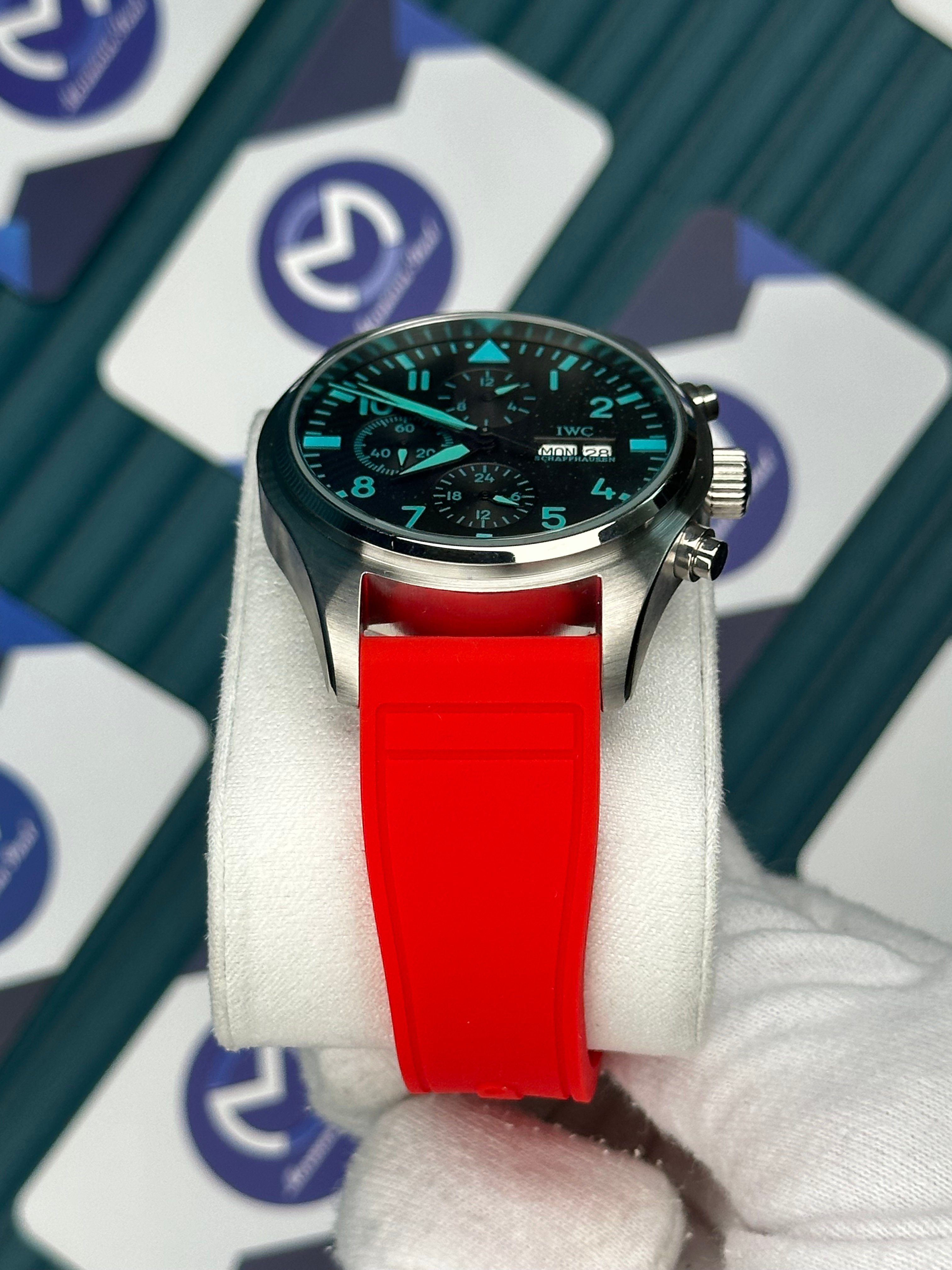 IWC PILOT'S CHRONOGRAPH MERCEDES AMG FORMULA ONE TEAM RED