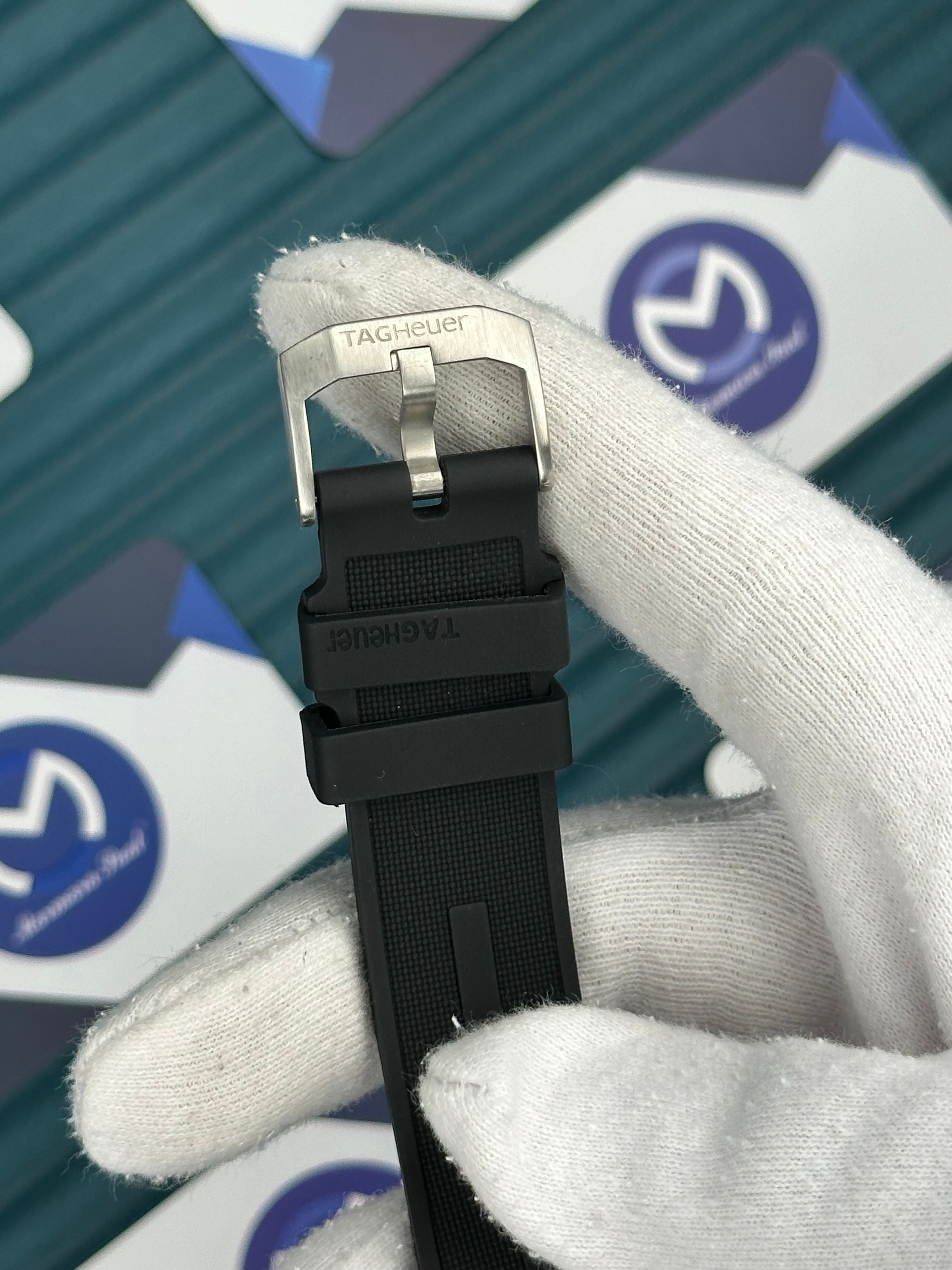 Tagheuer Kauçuk Gri Kadran  Fonksiyonlu 