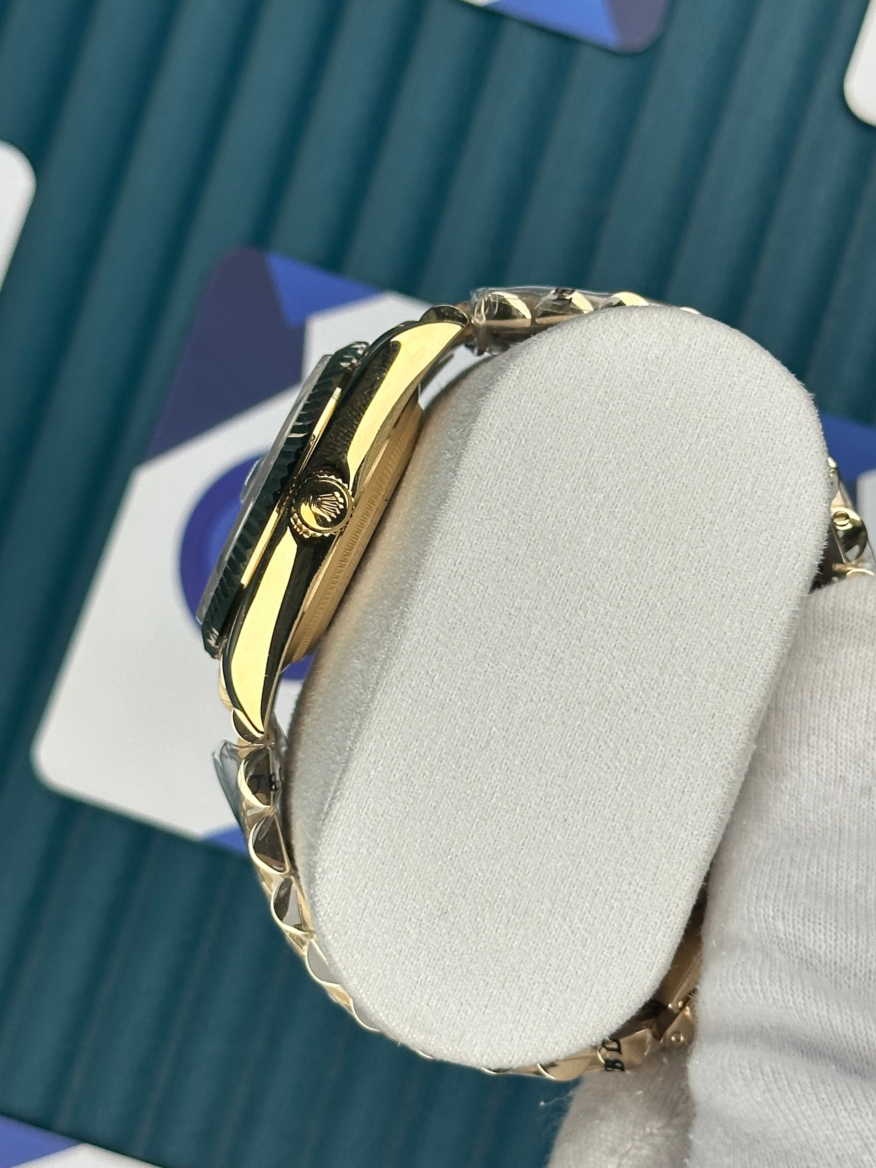 ROLEX 36 DAYDATE DIAMOND DIAL GOLD PRESIDENT