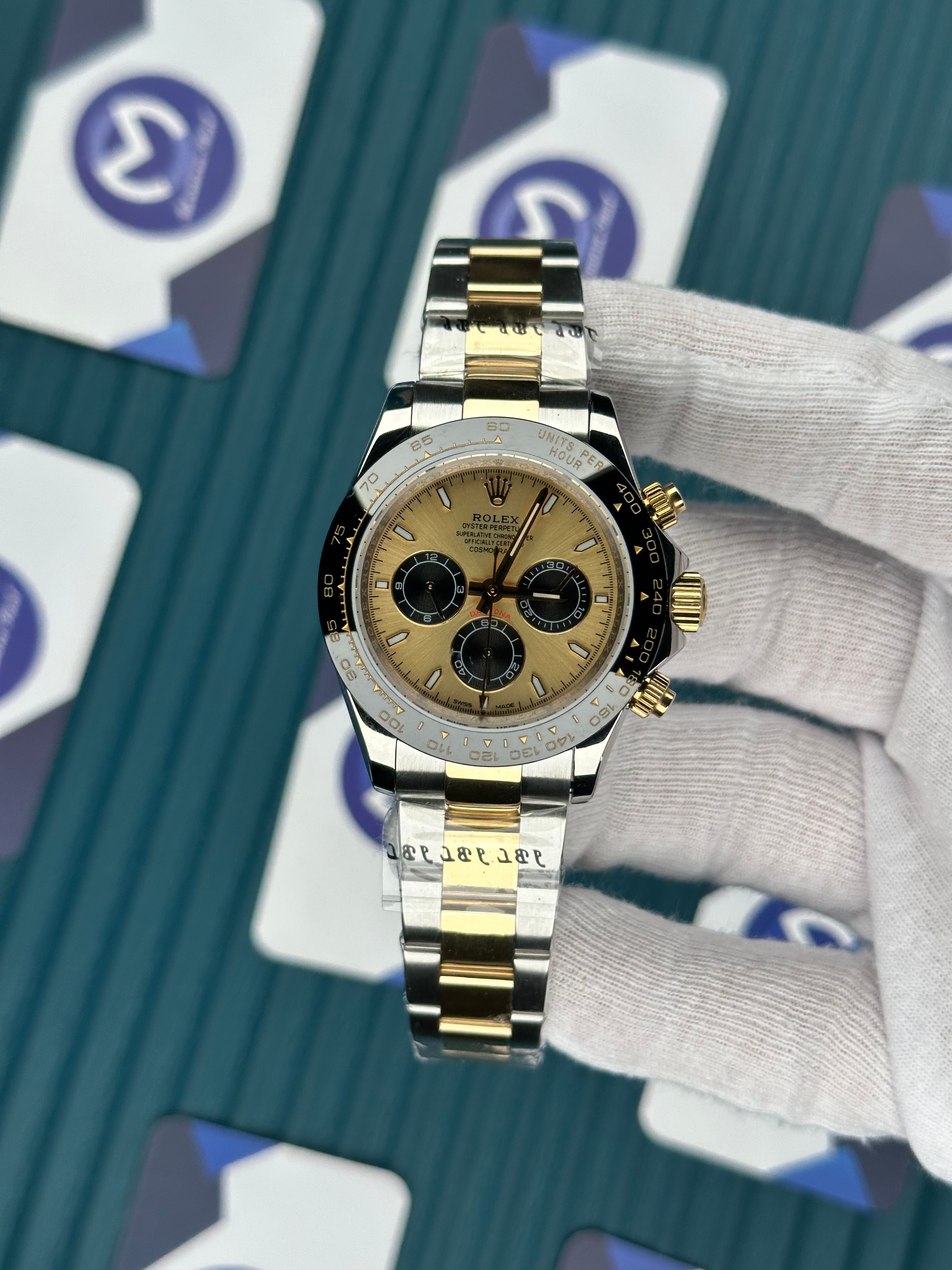 ROLEX DAYTONA CHAMPAGNE DIAL GOLD-SILVER OYSTER