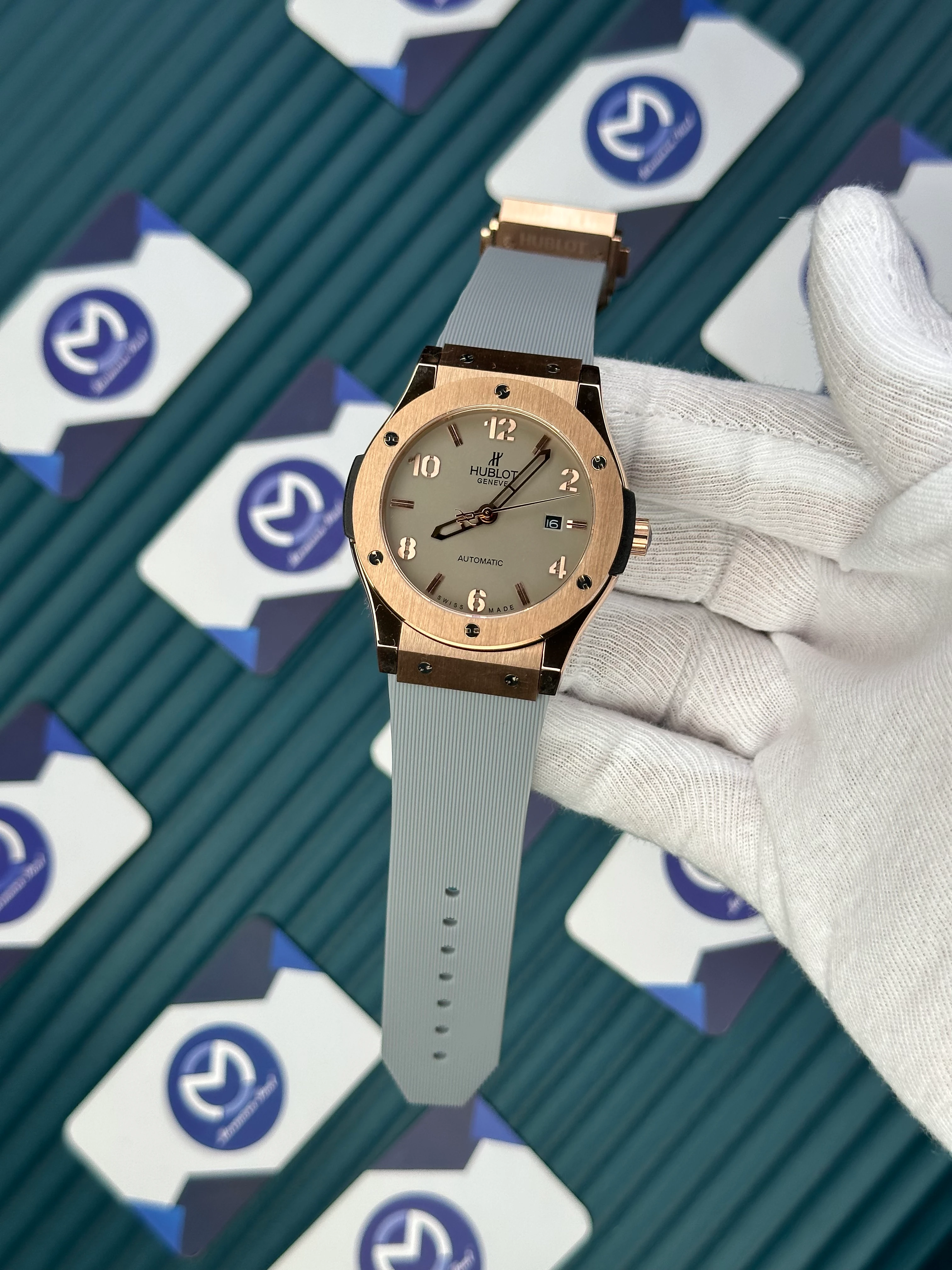 HUBLOT GENEVE AUTOMATIC VENDOME CREAM DIAL ROSE CASE GREY RUBBER CORD 